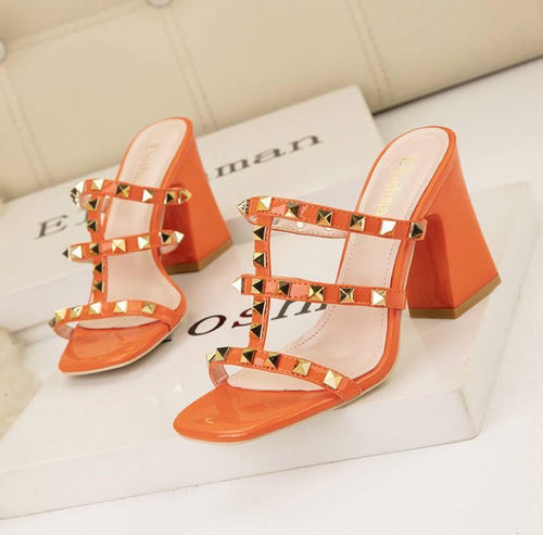 Carina | Elegante Nietensandalen für zeitlosen Glamour
