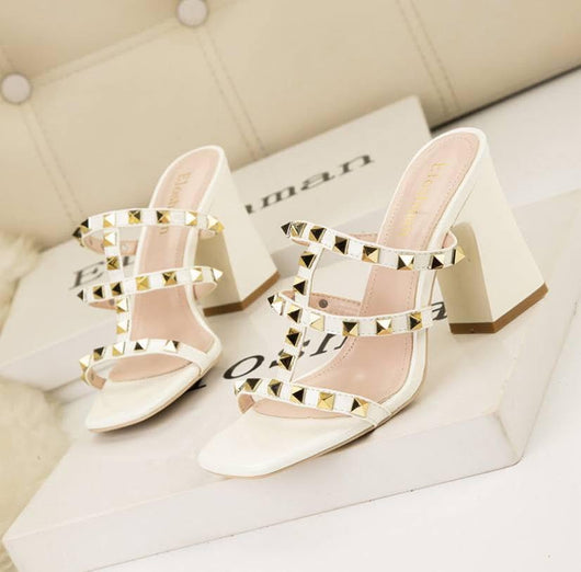 Carina | Elegante Nietensandalen für zeitlosen Glamour