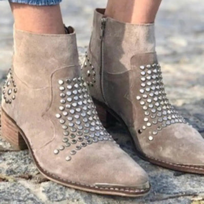 Mila | Modische Stiefeletten mit Nieten und Blockabsatz