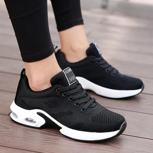 Luna | Atmungsaktive und bequeme orthopädische Sportschuhe