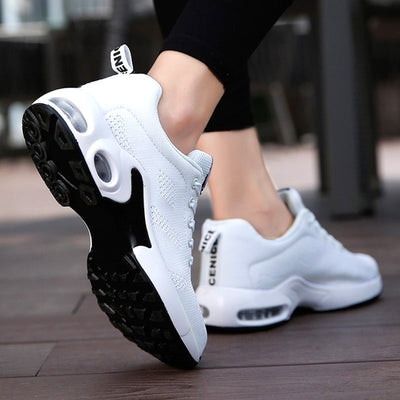 Luna | Atmungsaktive und bequeme orthopädische Sportschuhe