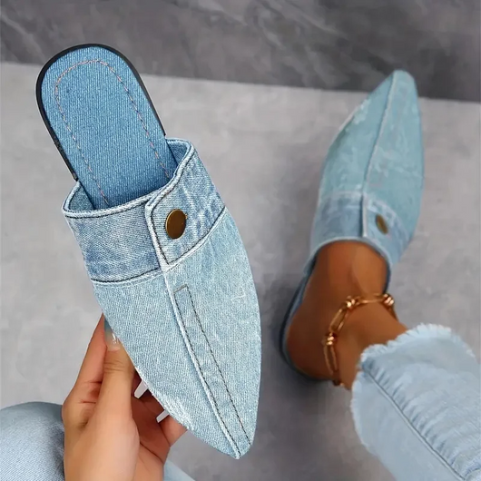Mandy | Elegante und klar geschnittene Jeanssandalen