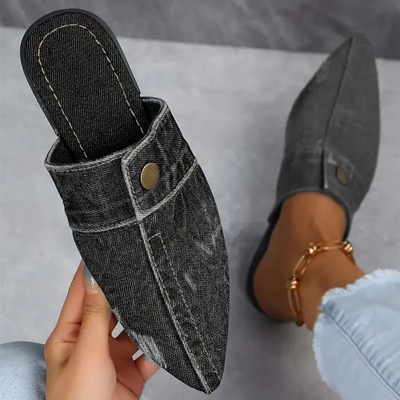 Mandy | Elegante und klar geschnittene Jeanssandalen