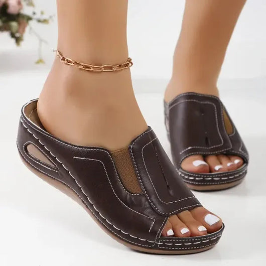 Sabrina | Atmungsaktive und stilvolle orthopädische Sandalen